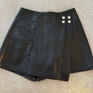 “Four sisters” Boutique black leather skort
